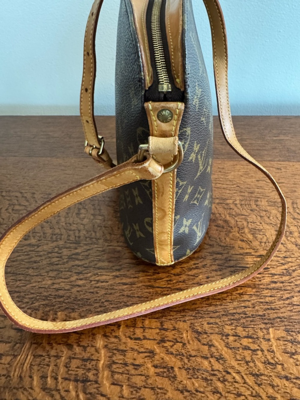 Louis Vuitton Monogram Drouot Crossbody Bag with COA and Dust Bag - Picture 6 of 12